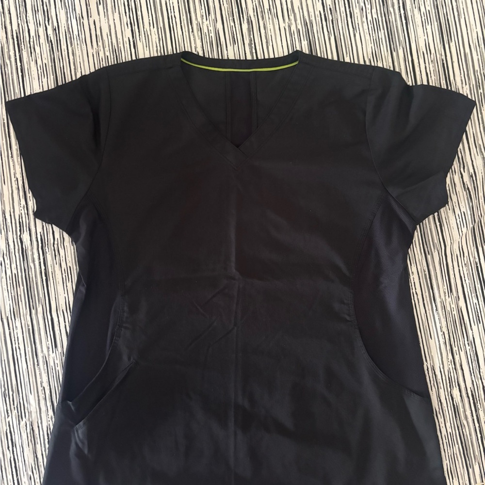 Women’s Black V-Neck Short Sleeve Scrub Top